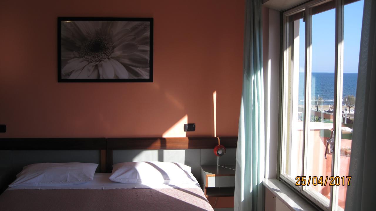 Hotel Le Pleiadi San Felice Circeo Bagian luar foto